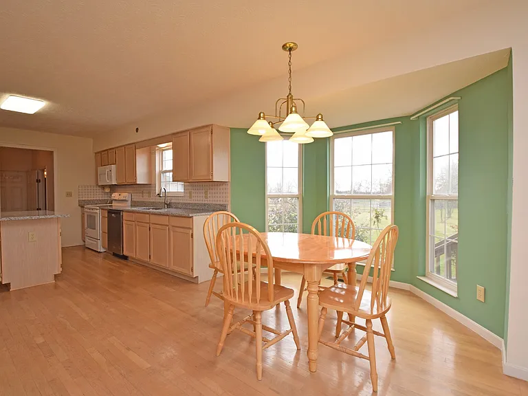 6169 Hillsdale Ln — Photo 8