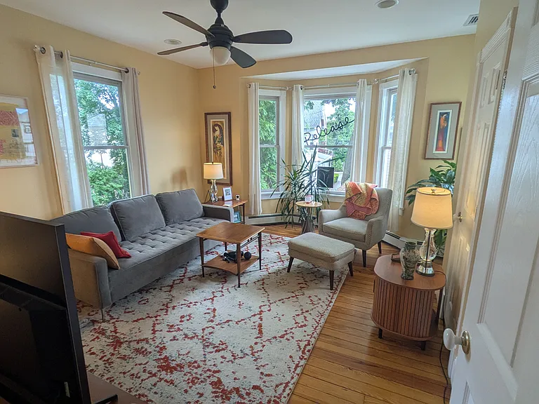 80 1st Ave — Photo 10
