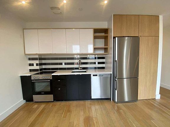 2nd image of 2290 Atlantic Ave #7A