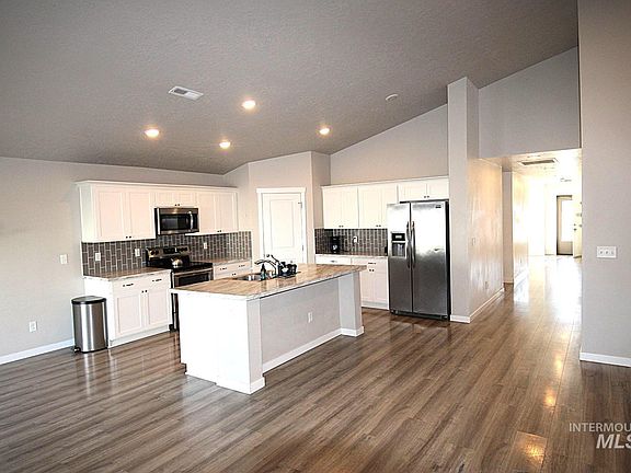 5th image of 3547 S Trail Ridge Ave