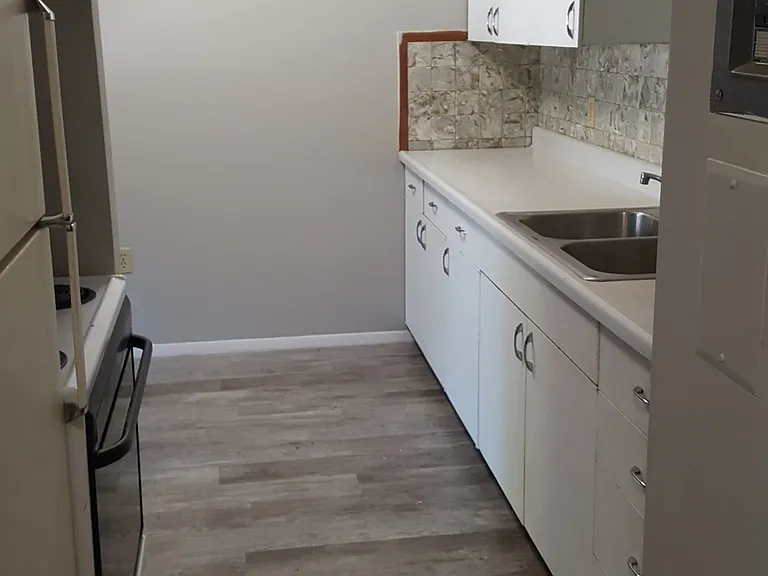 718 Broadway St #1B — Photo 1