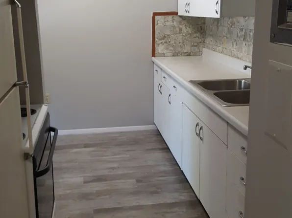718 Broadway St #1B, Niles, MI 49120