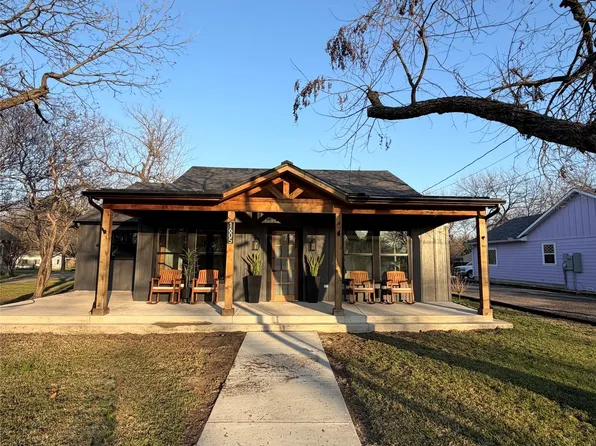 1605 S Houston St, Kaufman, TX 75142