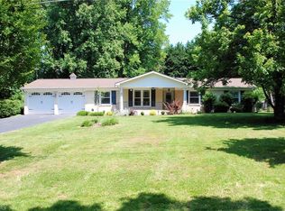 3715 Whitehaven Rd, Winston Salem, NC 27106