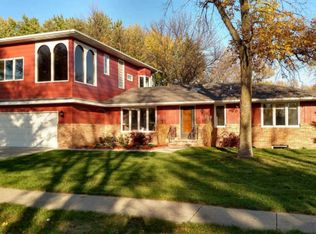 3207 Longfellow Rd N, Fargo, ND 58102