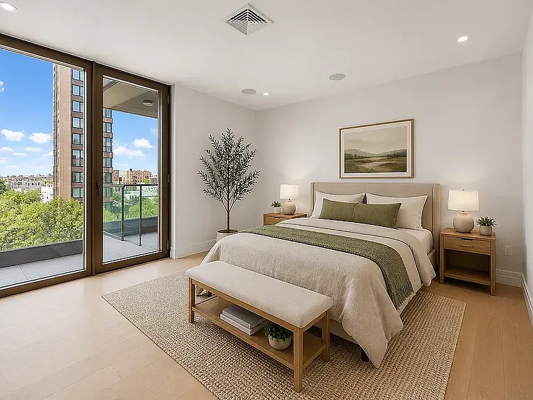 960 Franklin Ave #462 — Photo 7