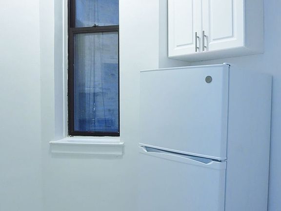 5th image of 434 E 89th St APT A