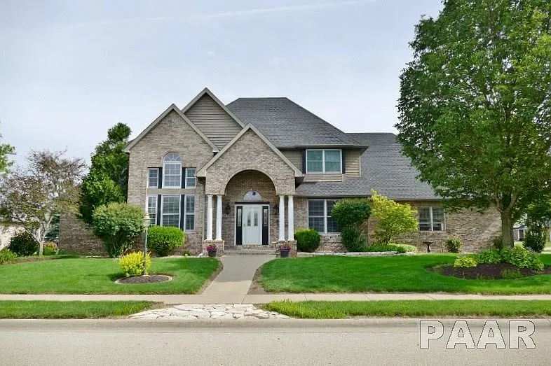 345 E Maywood St photo 1