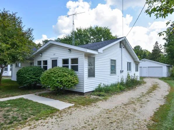 351 S Waupaca St, Wautoma, WI 54982