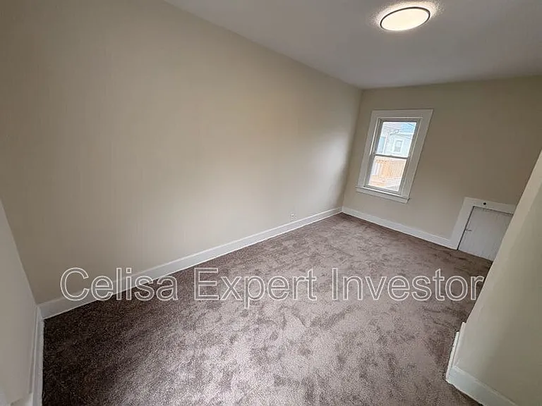 807 Edgewater Ave — Photo 7