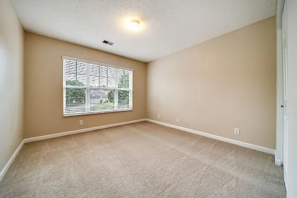 102 Wagon Ct — Photo 33