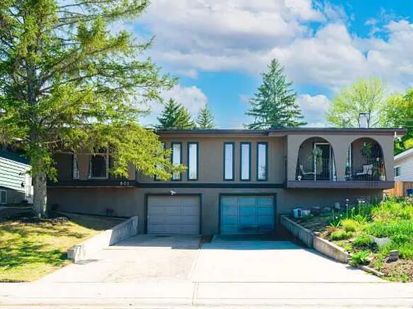 801 N Canfield Way SW, Calgary, AB T2W 1K2