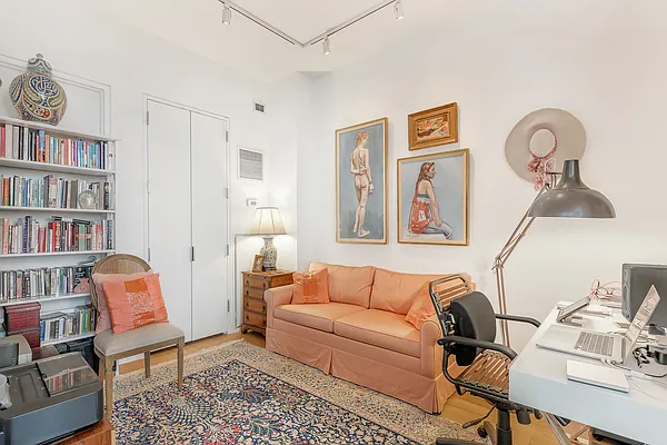 Sold by Modern Spaces | media 4