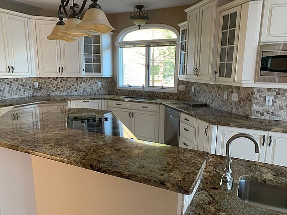 3rd image of 234 Winchester Cir