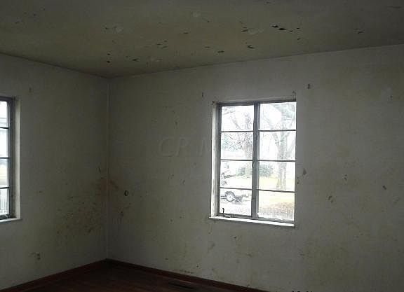 3rd image of 3391 Dresden St