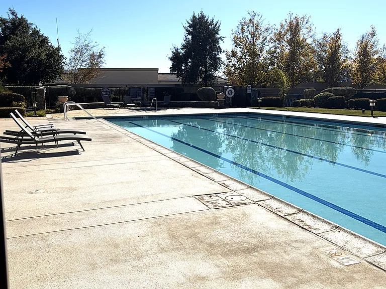 Pool community