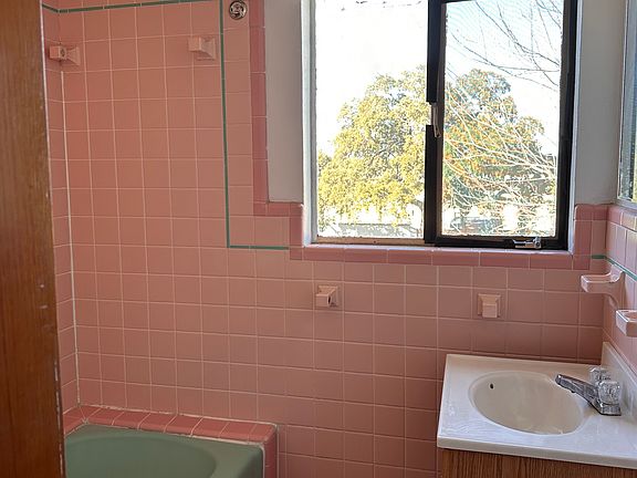 2nd image of 214 Senisa Dr #1-A