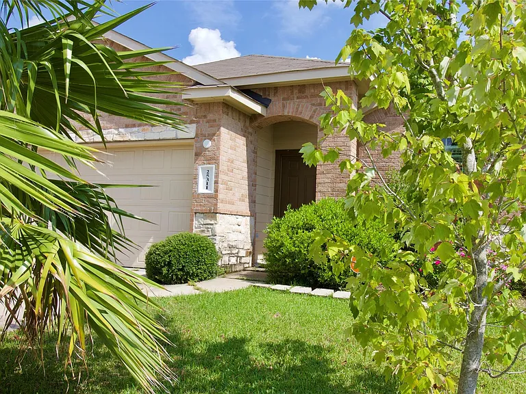 25311 Saddlebrook Ranch Dr — Photo 3