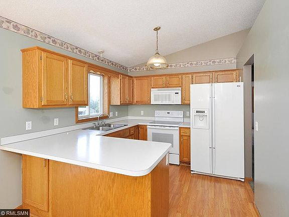 5th image of 12383 Pierce St NE