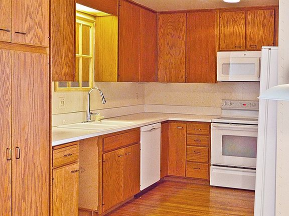 2nd image of 115 98th Ave NE