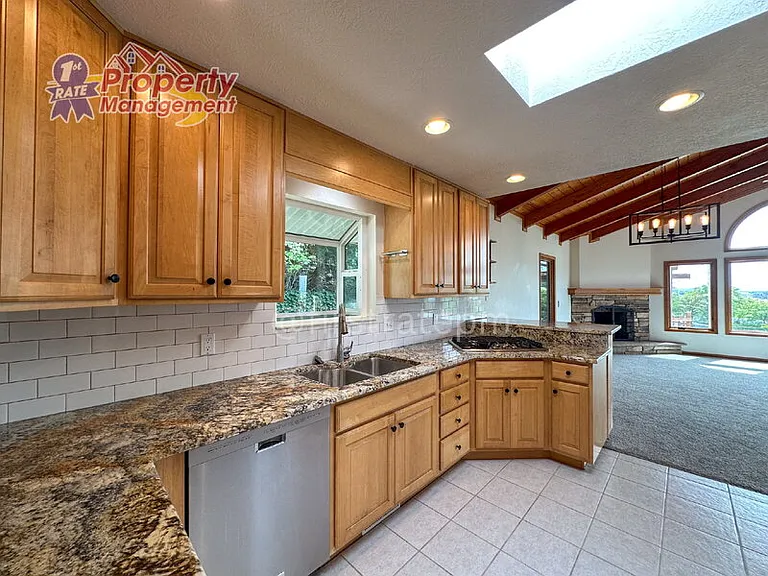 2624 N Hillway Dr — Photo 16