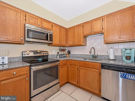3rd image of 13912 Highstream Pl #818-K