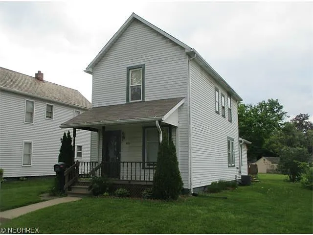 423 E 7th St photo 1