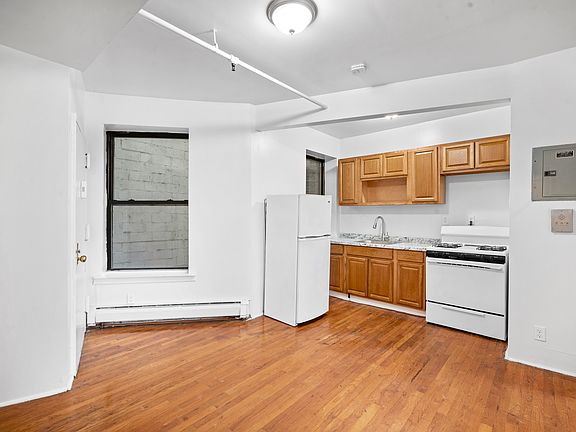 2nd image of 375 Pleasant Ave APT 6c