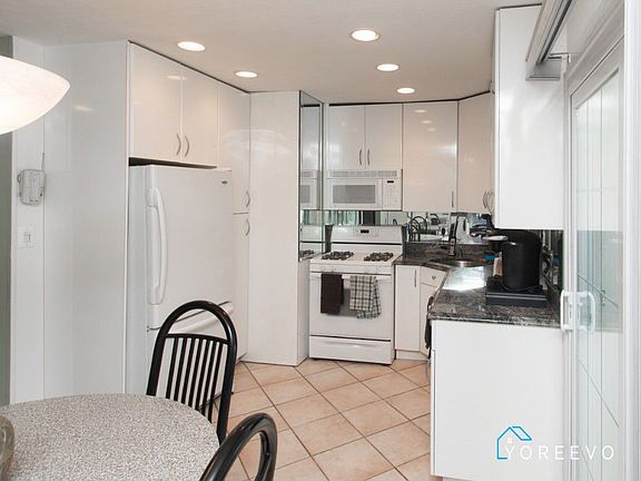 4th image of 67-52 211th St