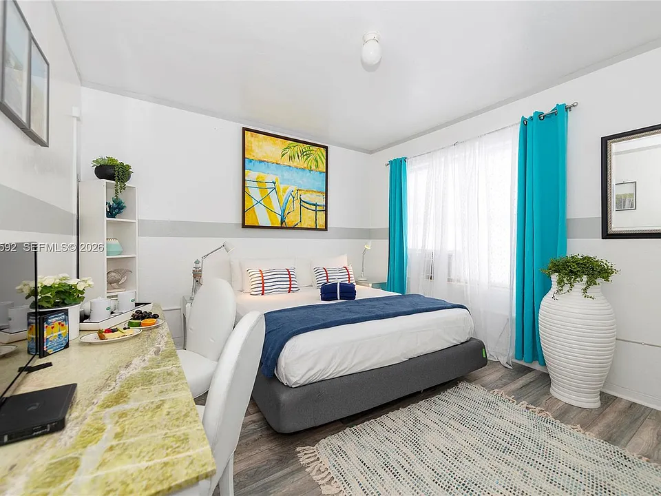 6760 Collins Ave #29