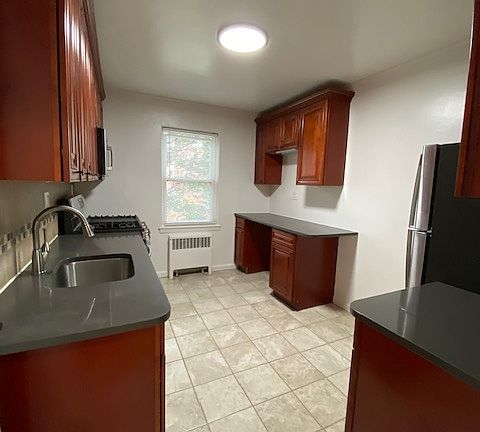 4th image of 105 New England Ave #F