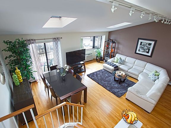 living room open with d/r