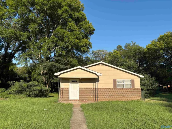 306 12th Ave NW, Decatur, AL 35601