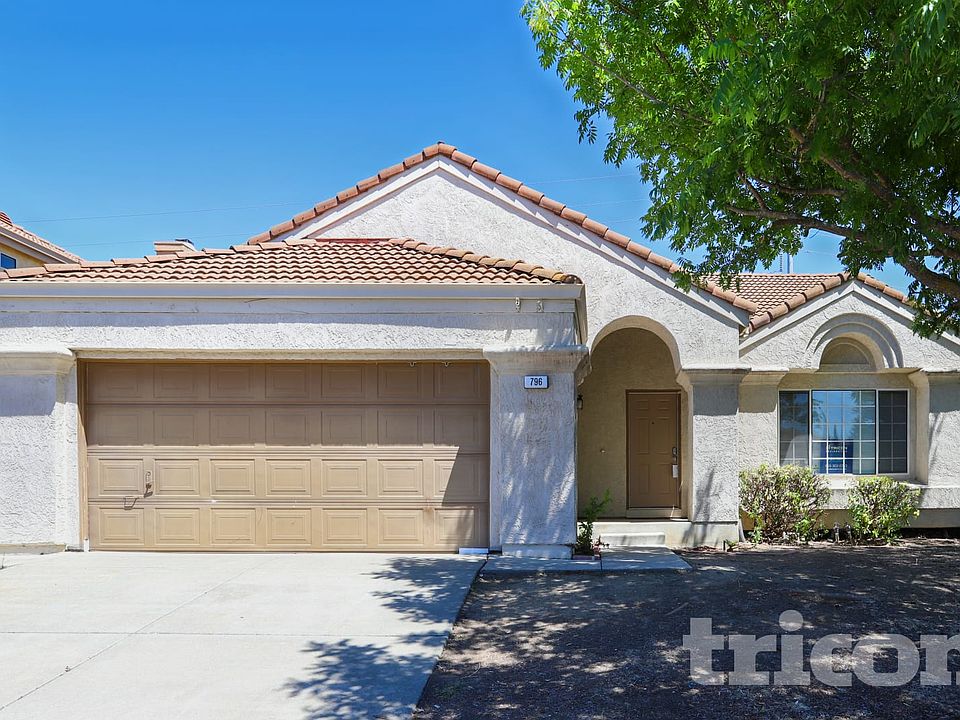 1st image of 796 Derry Cir