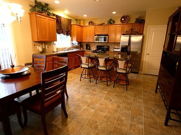 5th image of 10205 NE 46th Ave