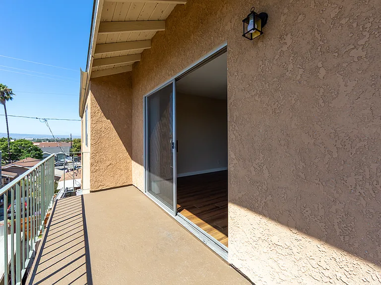 1635 Obispo Ave #D — Photo 20
