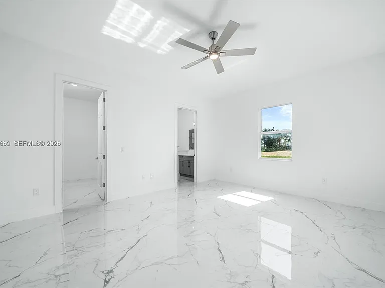 1025 Greenway Ter — Photo 14