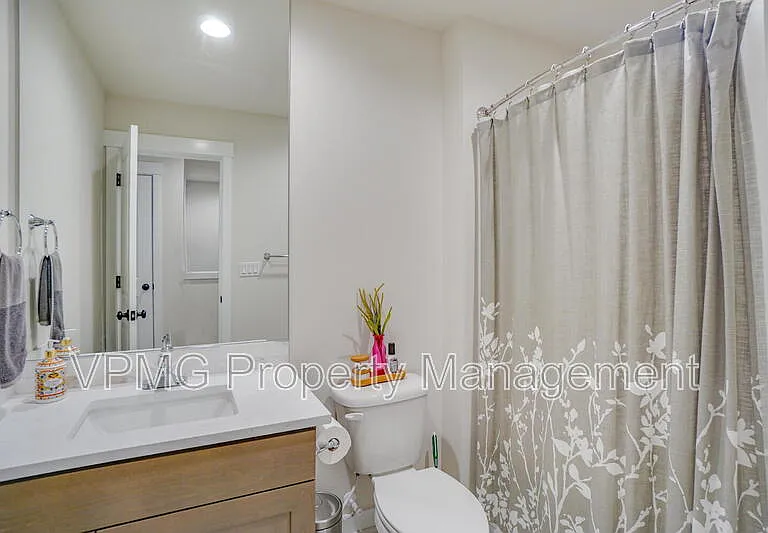 18402 NE 46th Pl — Photo 20