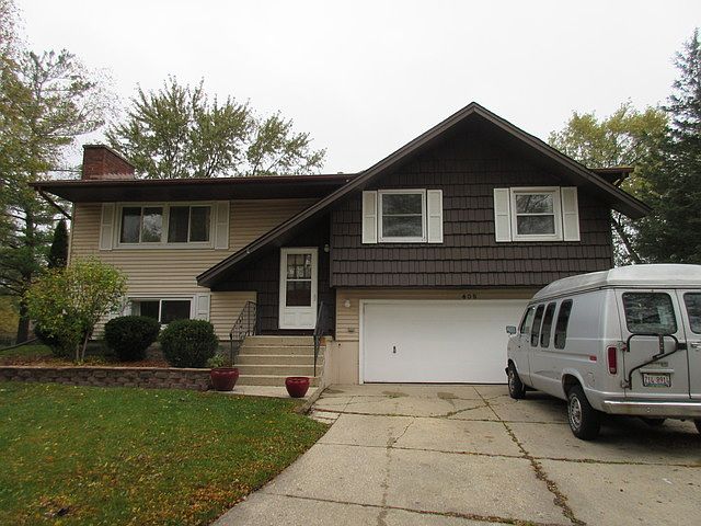 1st image of 405 Savoy Ct