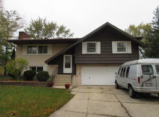 405 Savoy Ct, Schaumburg, IL