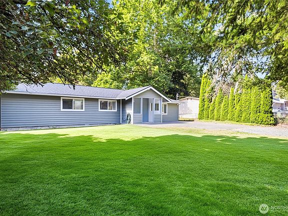 2nd image of 17255 SE 142nd Street
