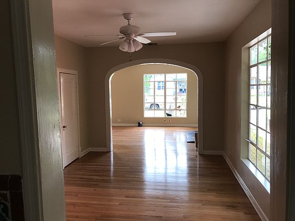 3rd image of 527 Bailey Ave