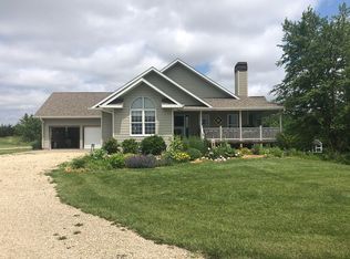 1753 10th Rd, Clay Center, KS 67432