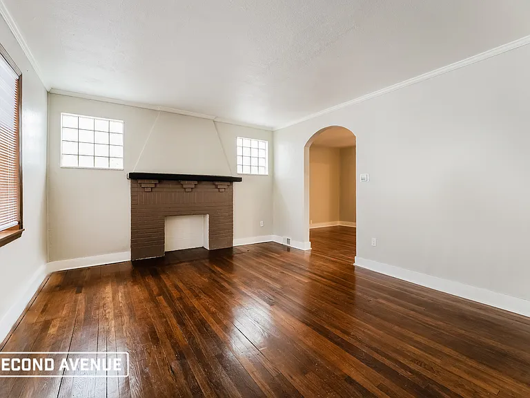 1304 Bellaire Pl — Photo 3