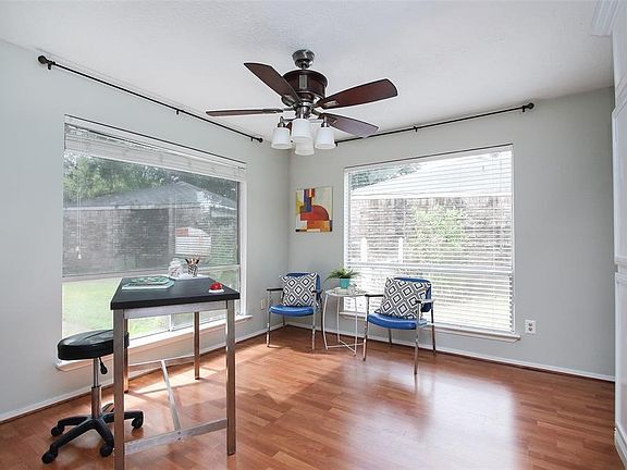 5th image of 10422 Buffalo Bend Dr