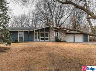 6419 Country Squire Ln, Omaha, NE 68152