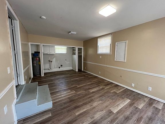 4th image of 1315 Lakeshore Dr