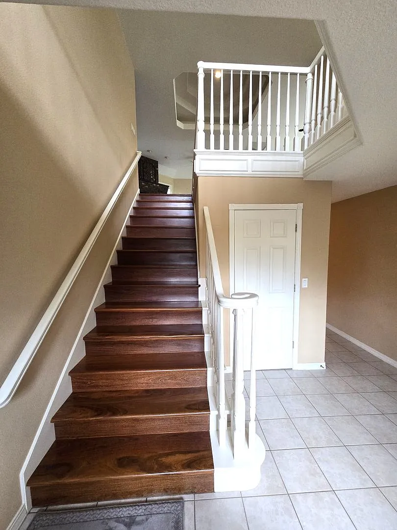 Excellent Condision ! New to Rental market — Photo 3