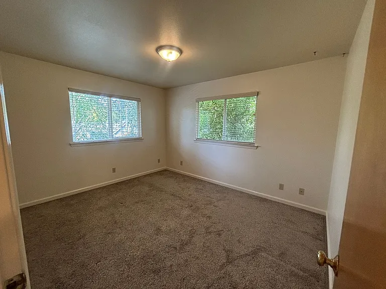 1461 Larissa Cir — Photo 7