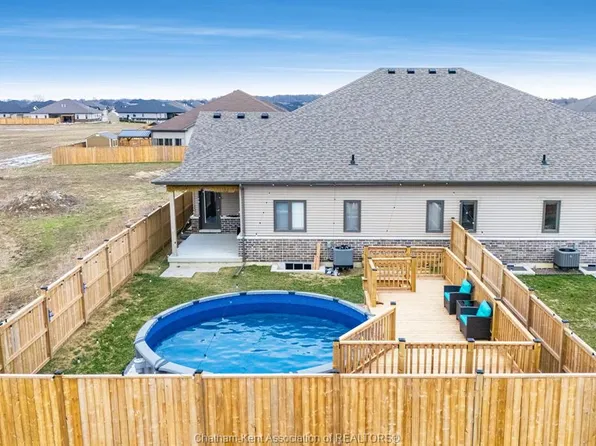 304 Horizon Ln, Chatham Kent, ON N7L 0C2
